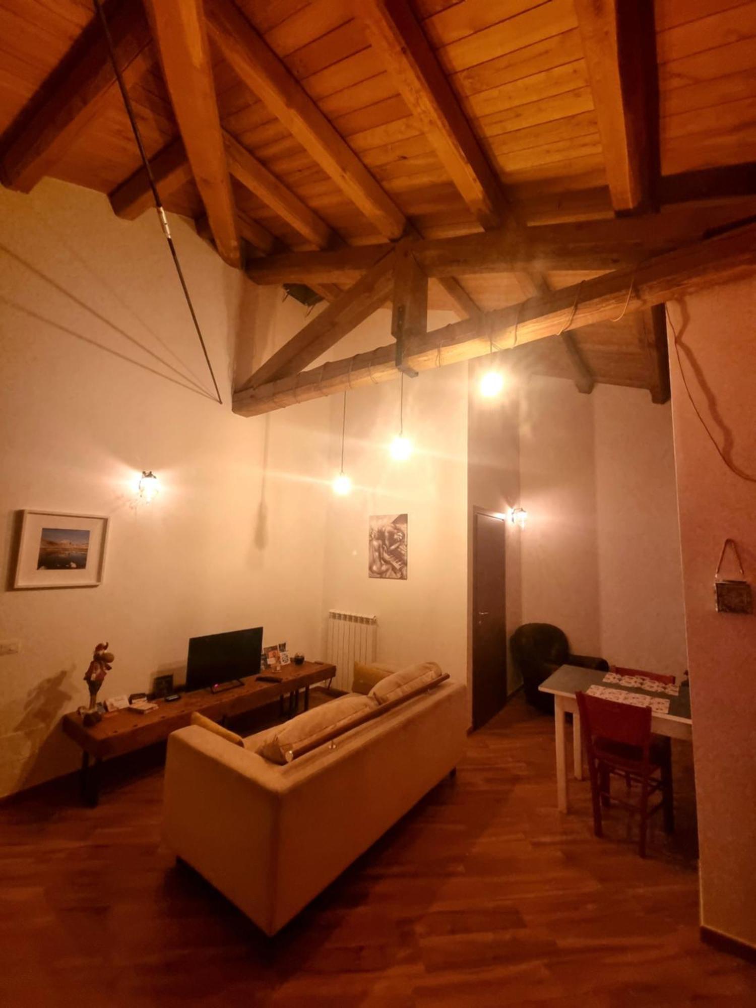 Civico16 Appartamento LʼAquila Exterior foto